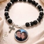 Bratara cu margele negre si cruciulita Personalizata cu Poza